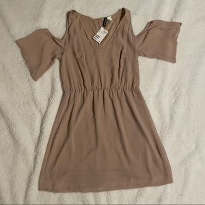 H&M Peek-a-boo Shoulder Dress